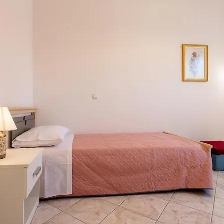 Natali Apartment *